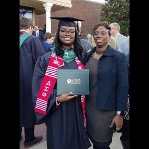 Meet your Posher, Macie